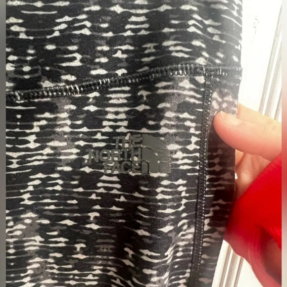 The North Face women’s size small pulse tight leggings Kokomo black​ - Picture 1 of 4